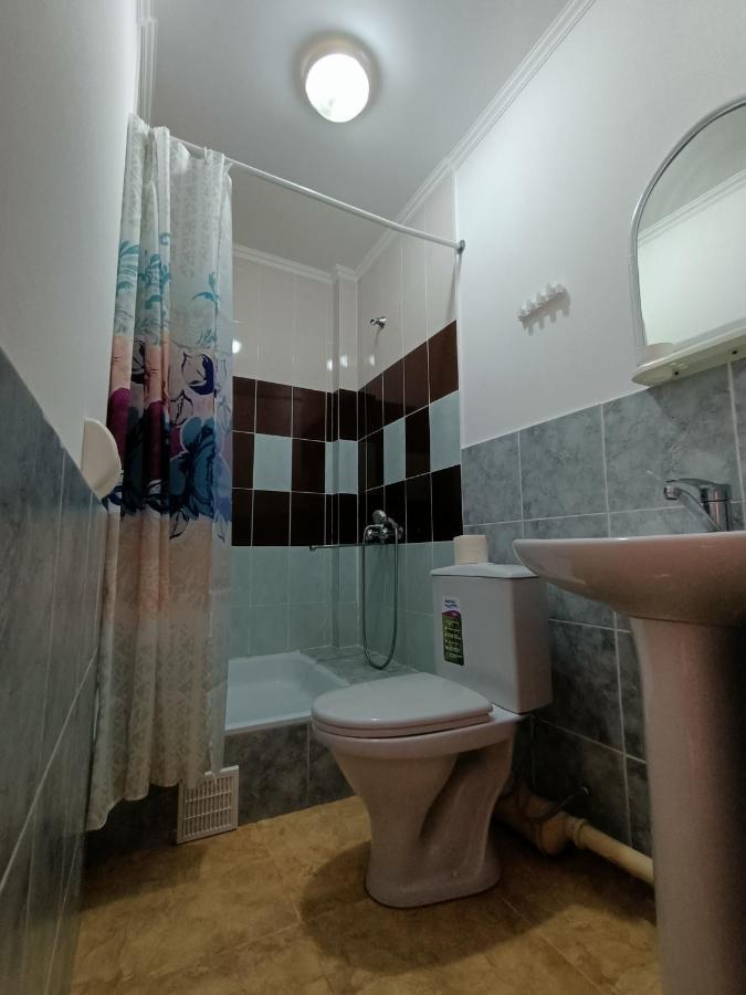 Мини-Отель В Центре Сухума - Аиааира Sukhumi Esterno foto